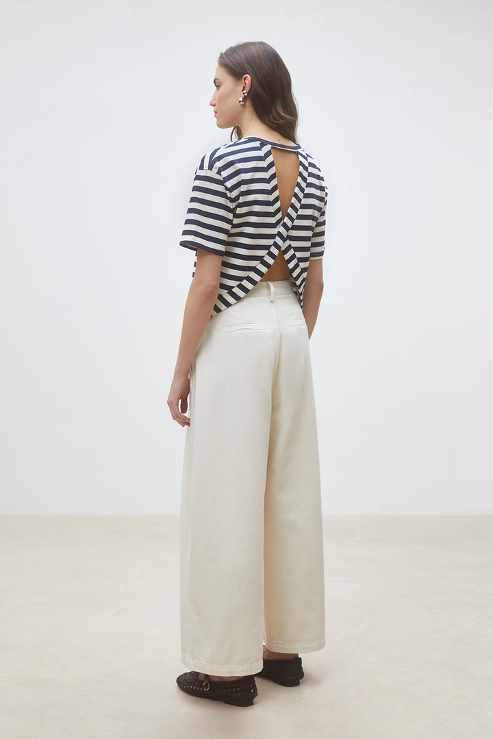 T-Shirt con Incrocio Martilo