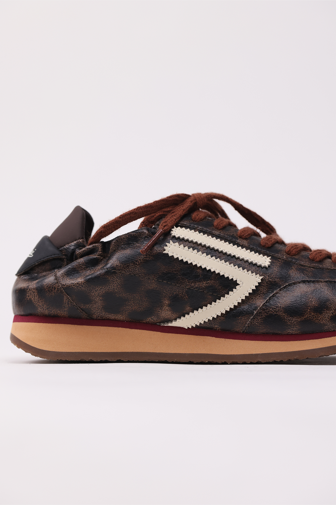Sneaker 6.02 Panther