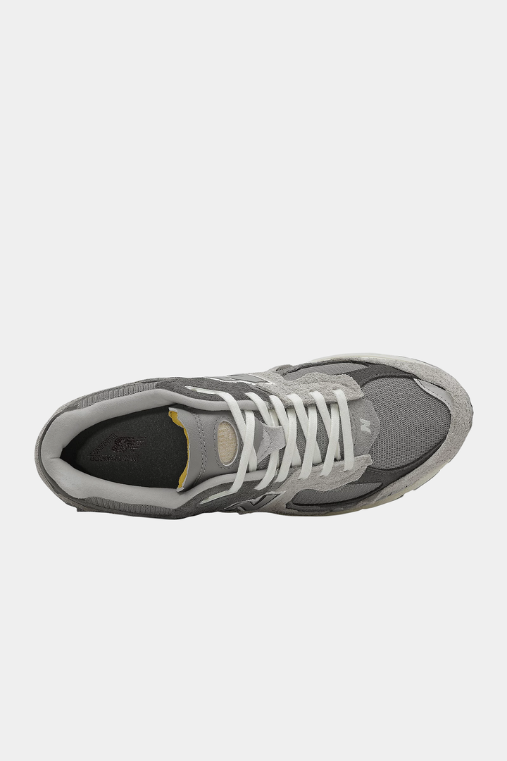 Sneaker 2002R Protection Pack